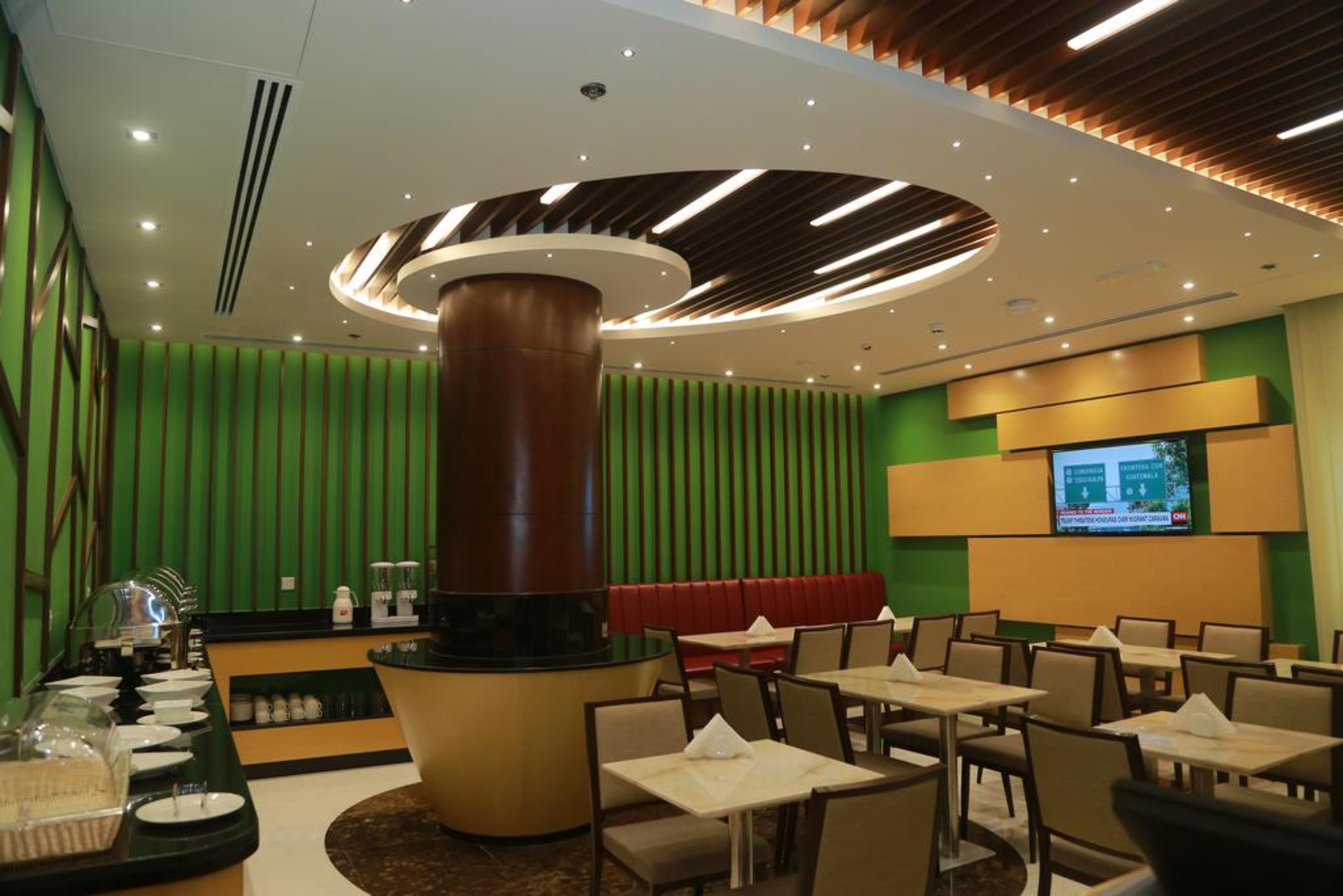 Tulip Al Barsha Hotel Apartment Dubái Exterior foto